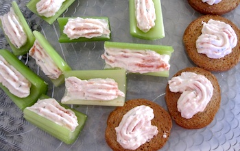Photo of Smoked salmon spread as a filling for celery and a topping for crackers / www.super-seafood-recipes.com