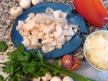 Photo of ingredients for seafood casserole with shrimp, scallops, and mussels / www.super-seafood-recipes.com